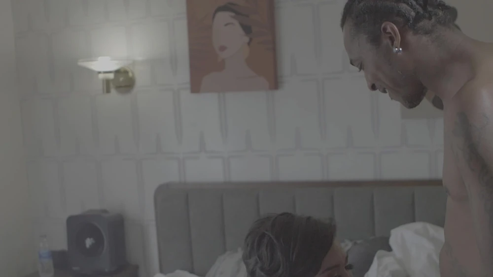 Tätowierte BBW schlürft riesiges BBC-Deepthroat-Fest: Ansehen auf EroticOnly.DE